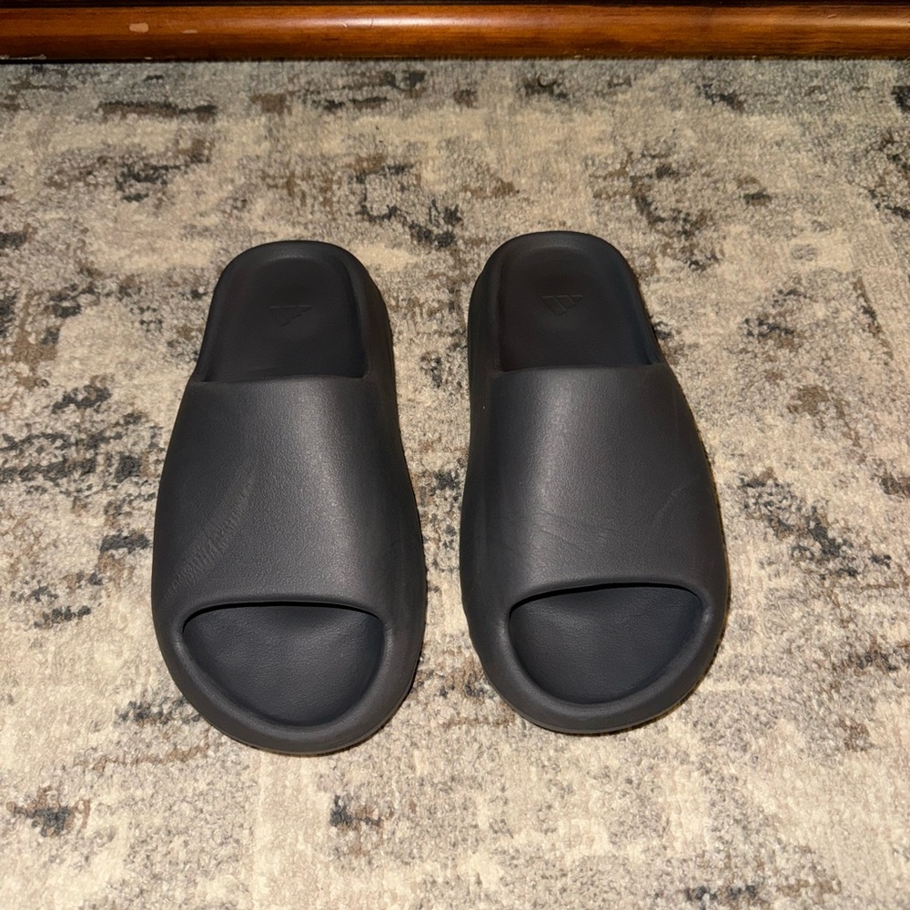Adidas Yeezy Slides Gray